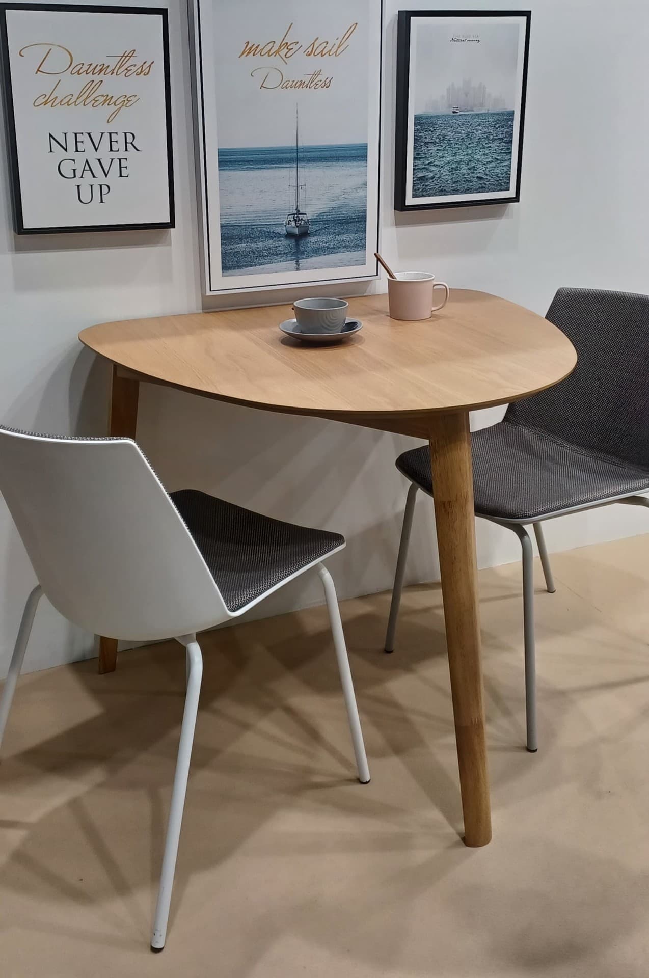 Diseños de muebles auxiliares que marcan la diferencia
