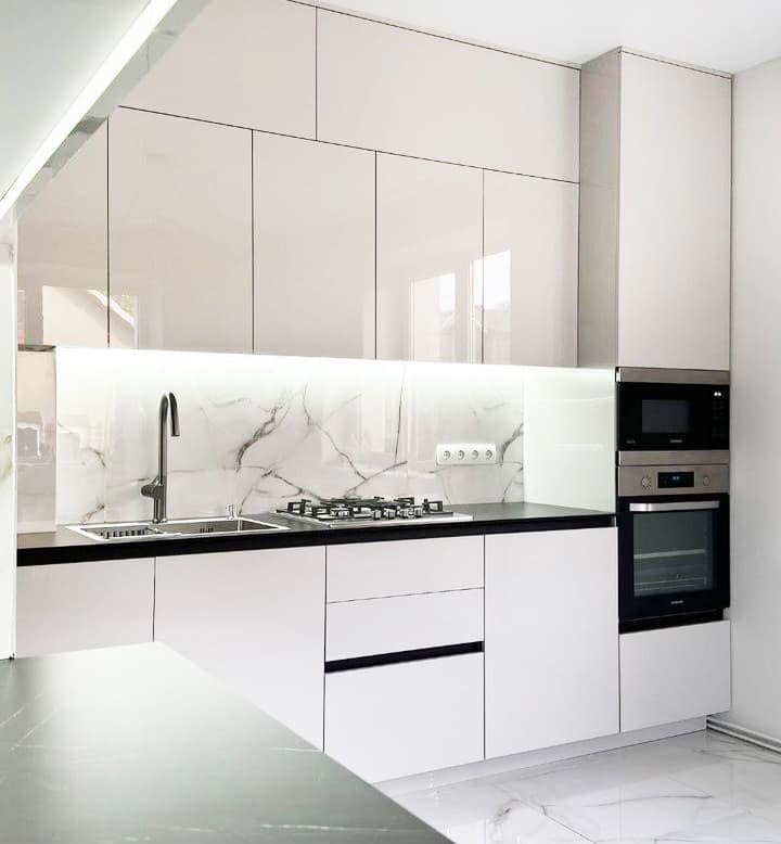 Muebles de cocina diseñados a medida en la tienda de muebles Huertas en Lourenzá